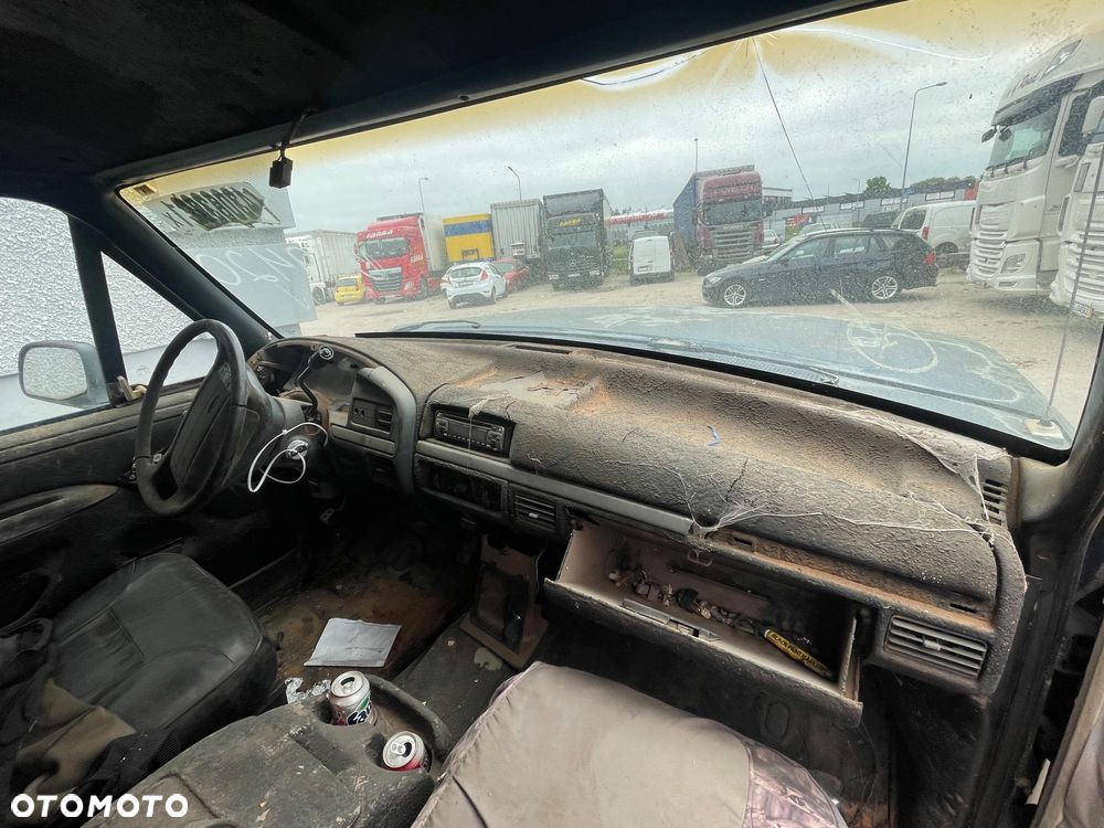 Ford Bronco - 6