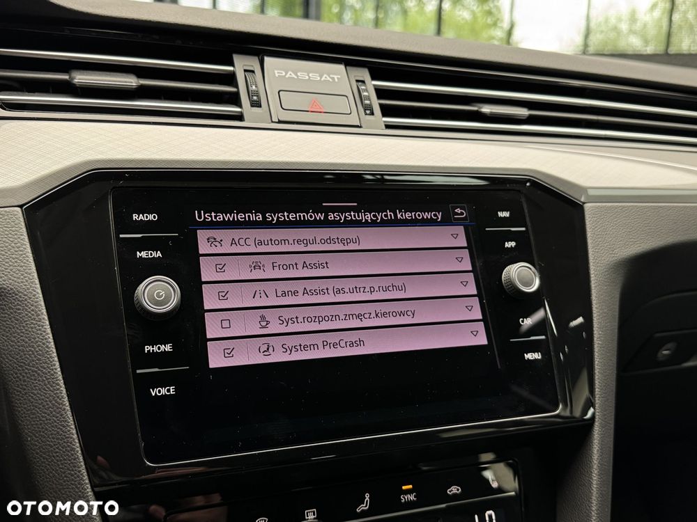 Volkswagen Passat - 35