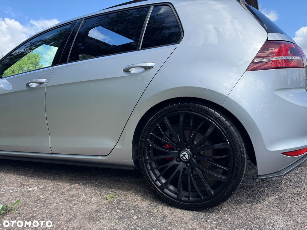 Volkswagen Golf - 18