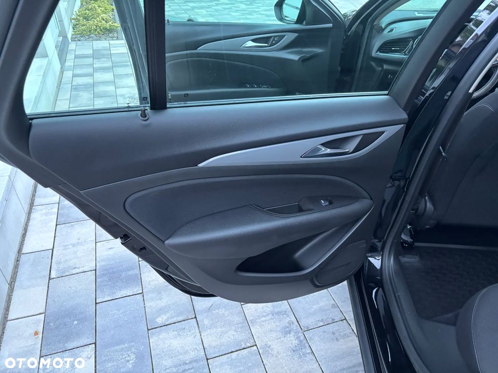 Opel Insignia - 27