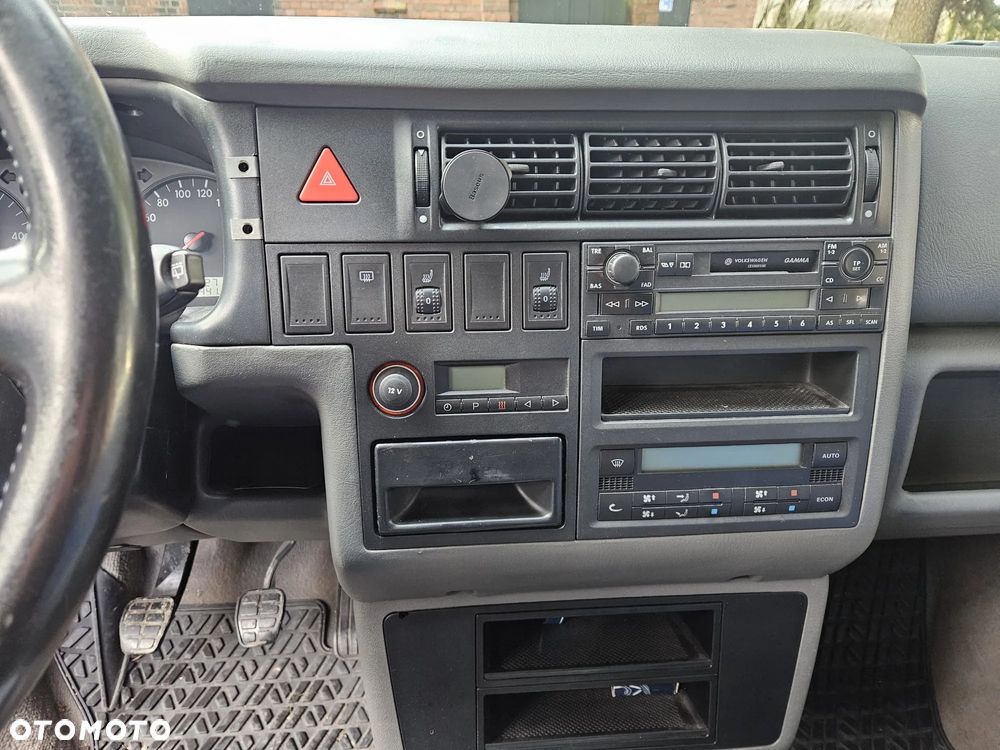 Volkswagen Multivan - 10