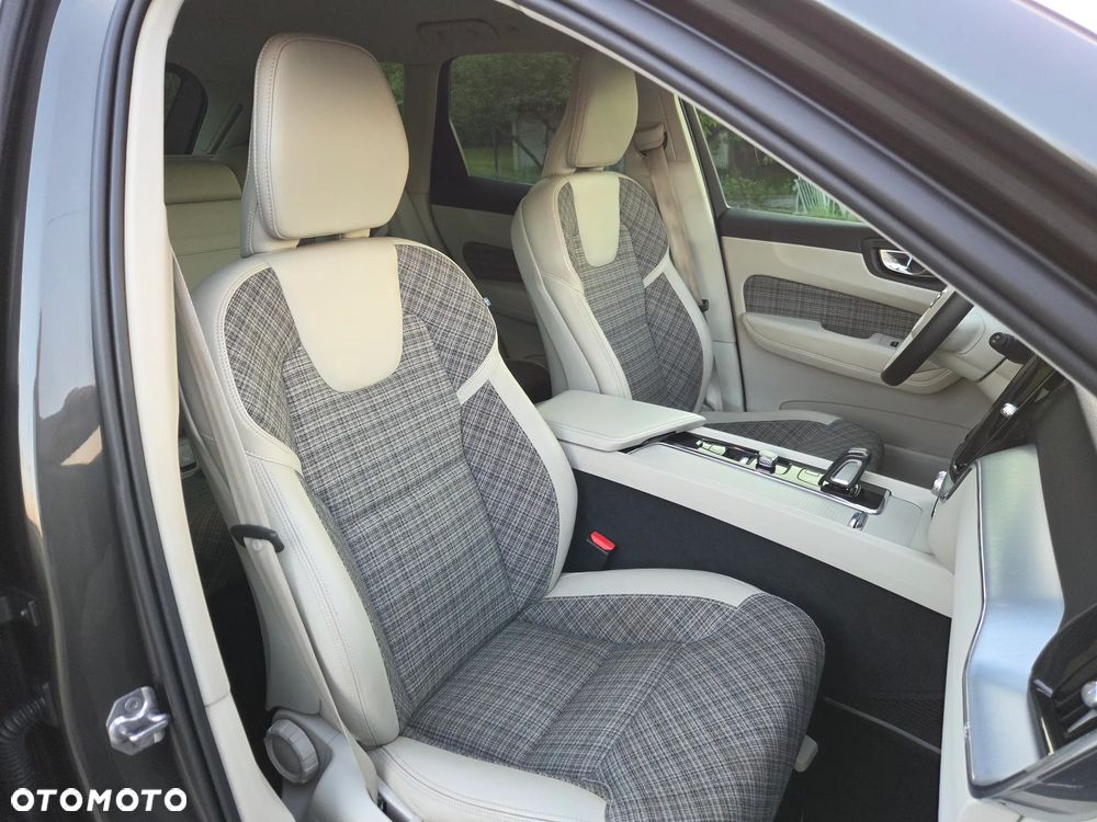 Volvo XC 60 B4 D AWD Momentum Pro - 14