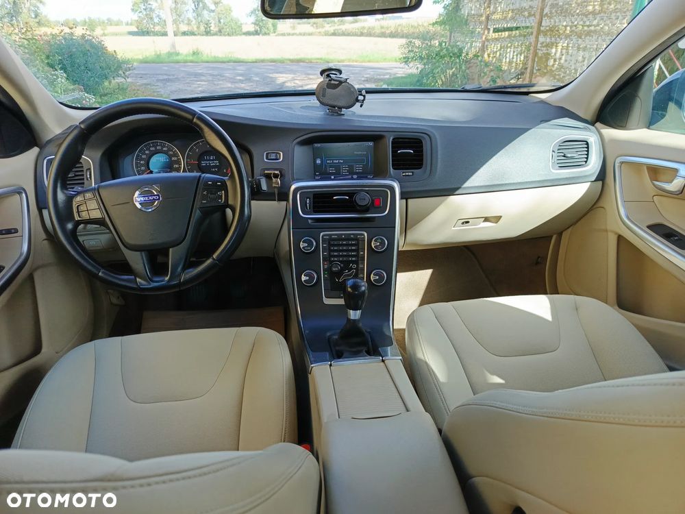 Volvo S60 D2 Momentum - 5