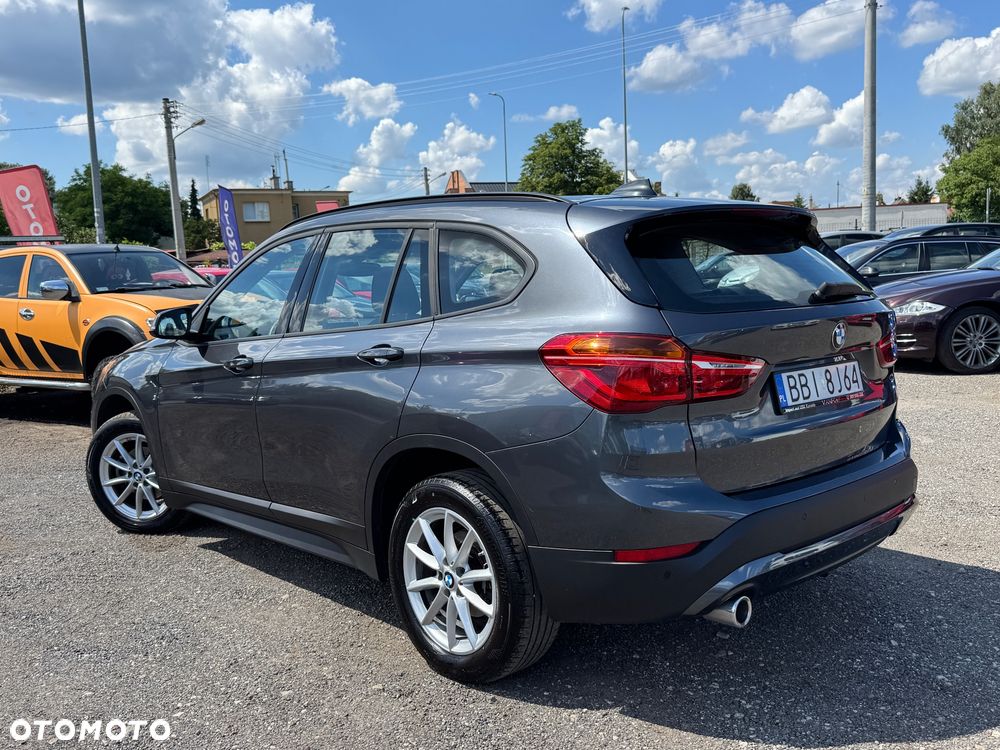 BMW X1 sDrive16d - 12