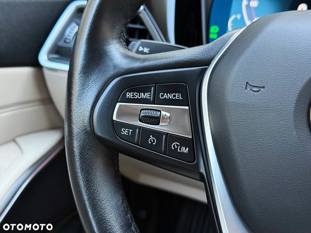 BMW Seria 3 320d Touring Luxury Line - 38