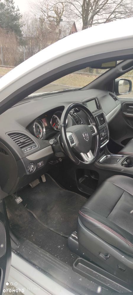 Dodge Grand Caravan 3.6 R/T - 9