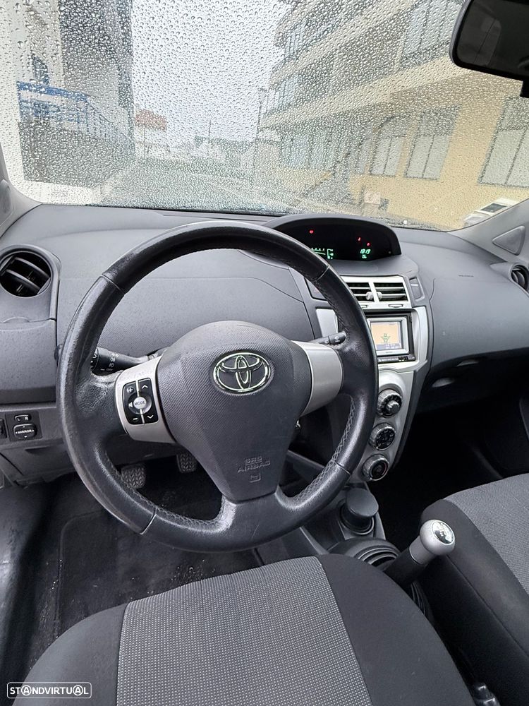 Toyota Yaris 1.0 VVT-i Sol High Pack VSC+TRC - 6