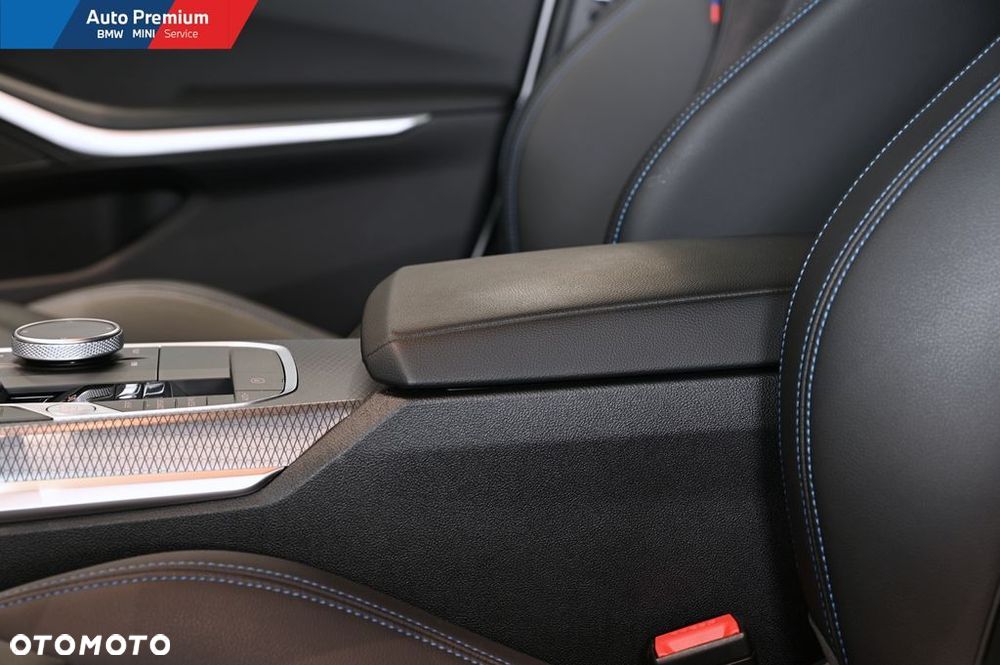 BMW Seria 3 330d xDrive MHEV - 9