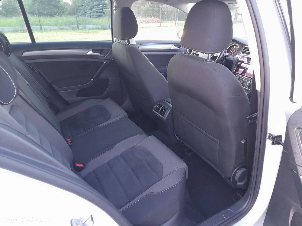 Volkswagen Golf - 16