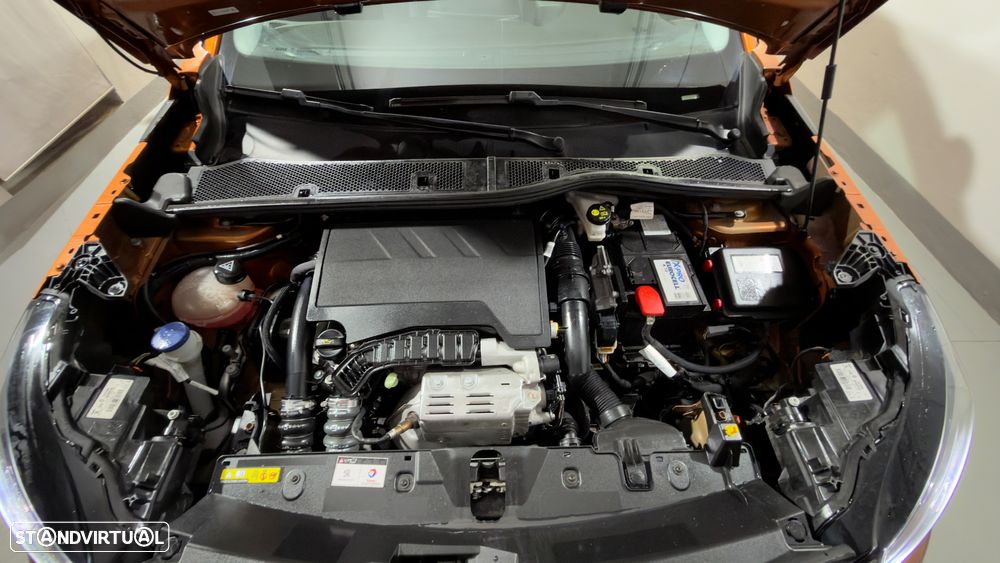 Peugeot 2008 1.2 PureTech Allure EAT8 - 36