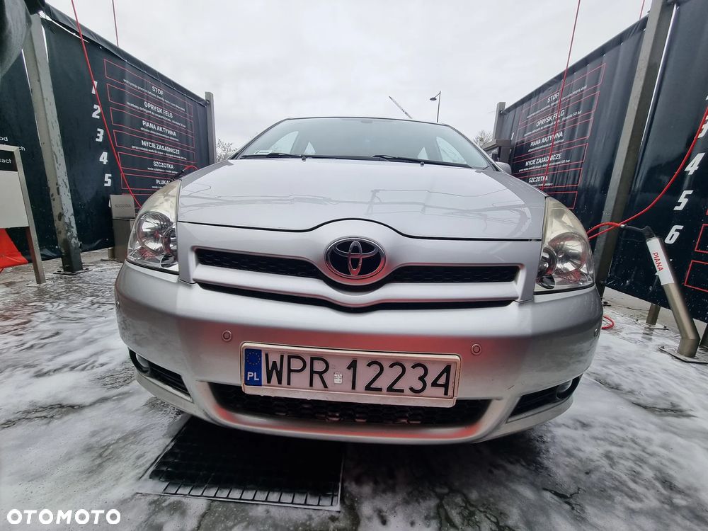 Toyota Corolla Verso 2.2 D-4D - 8