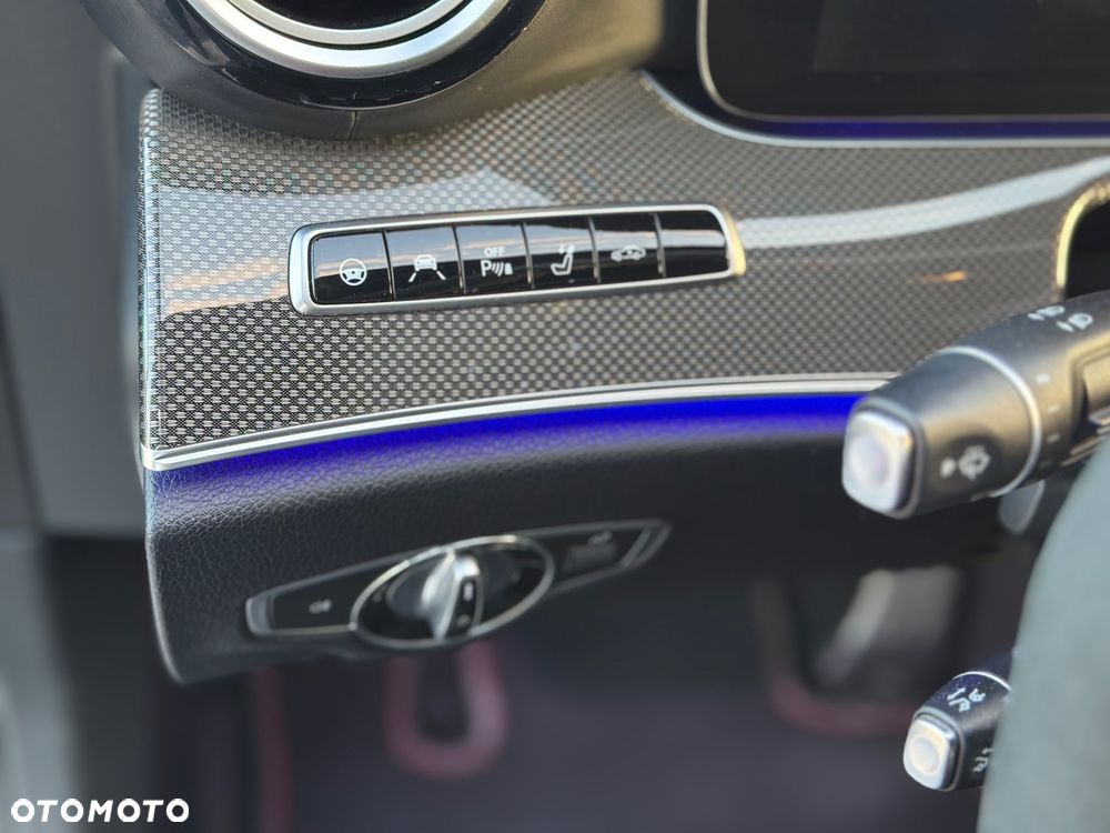 Mercedes-Benz Klasa E AMG 43 4Matic 9G-TRONIC - 28
