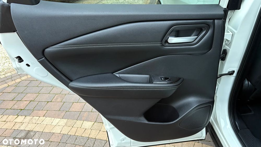 Nissan Qashqai 1.3 DIG-T N-CONNECTA - 37