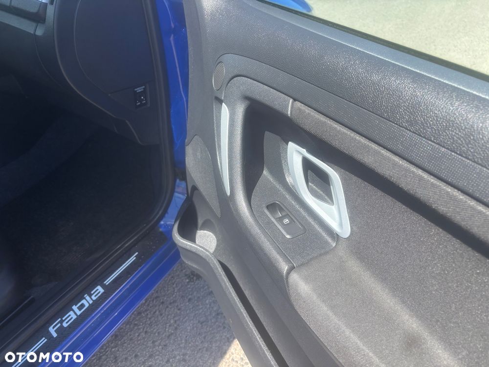 Skoda Fabia 1.2 HTP STYLE EDITION - 27