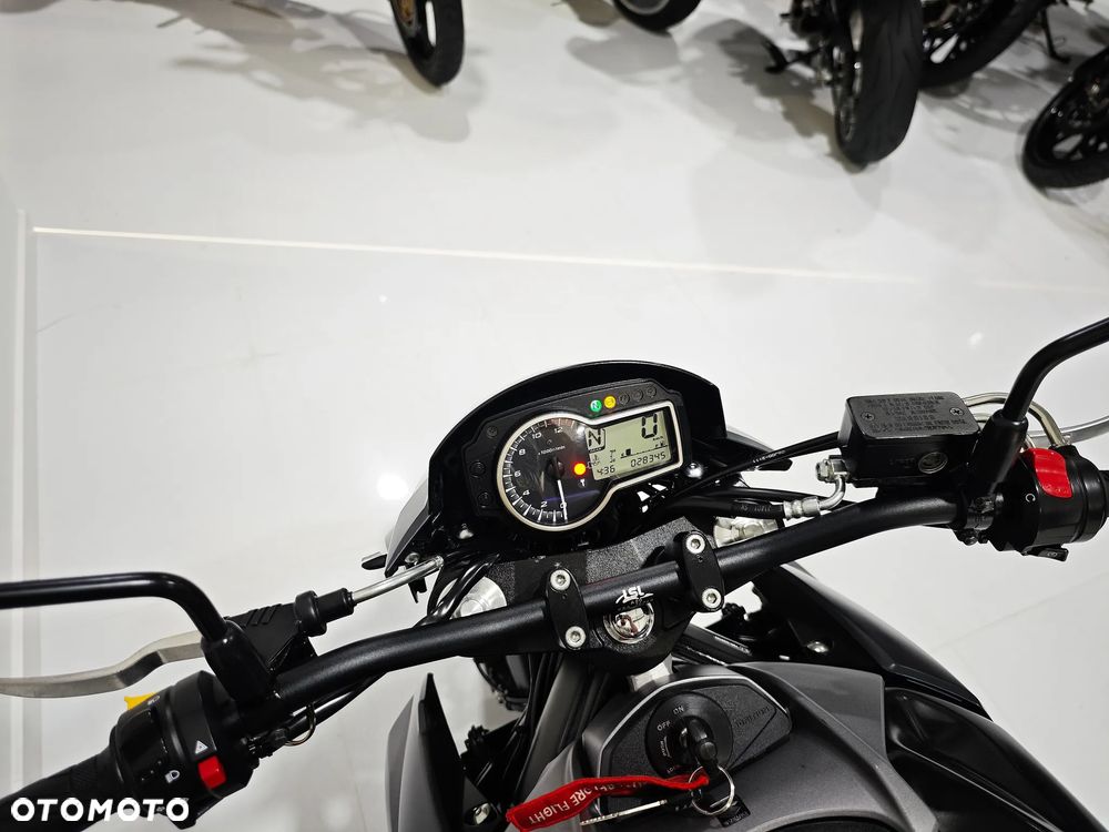 Suzuki GSR - 5