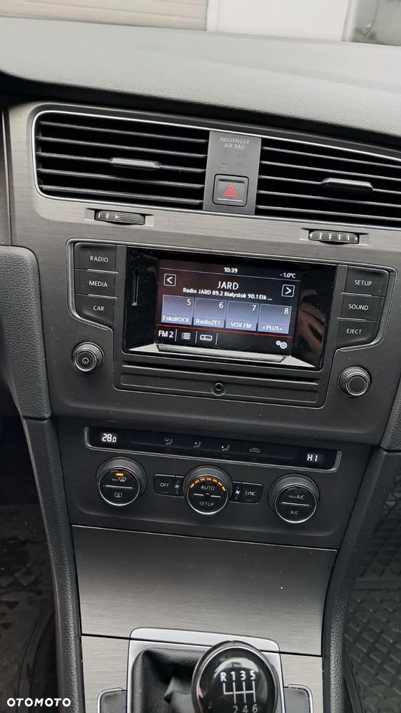 Volkswagen Golf - 11