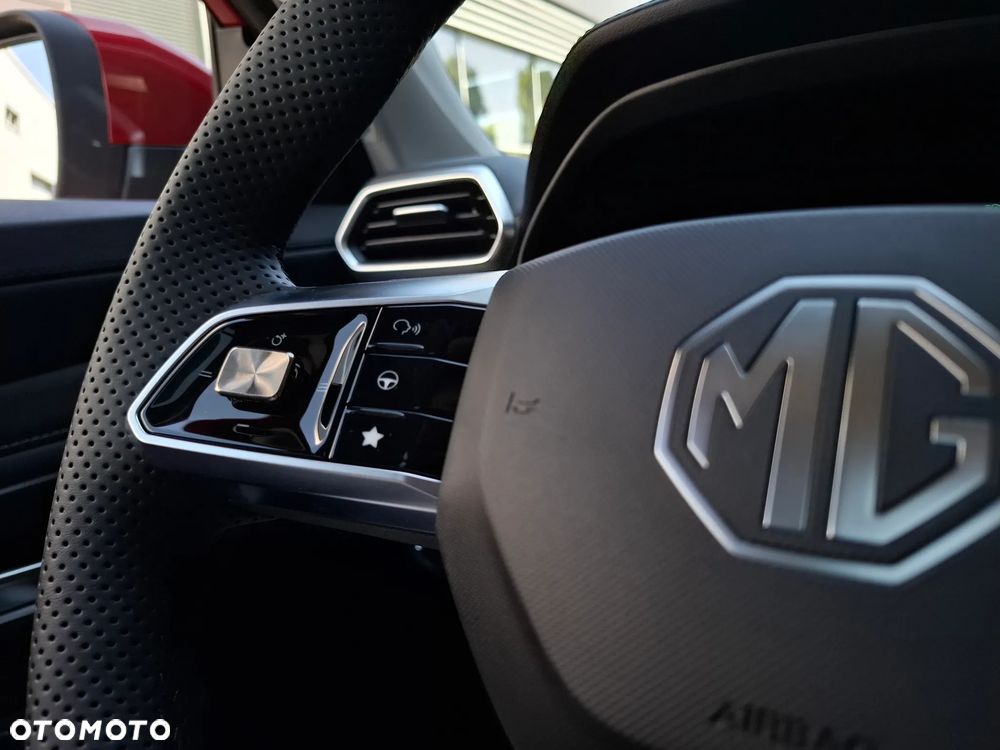 MG ZS Hybrid+ - 14