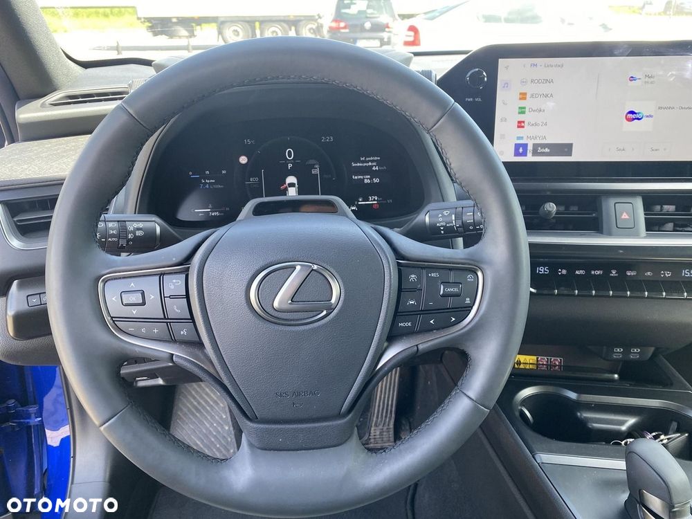 Lexus UX 300h F Sport Design - 17