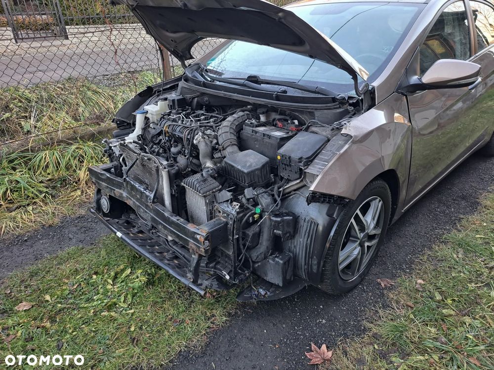 Hyundai i30 i30cw 1.4 CRDi Advantage - 5