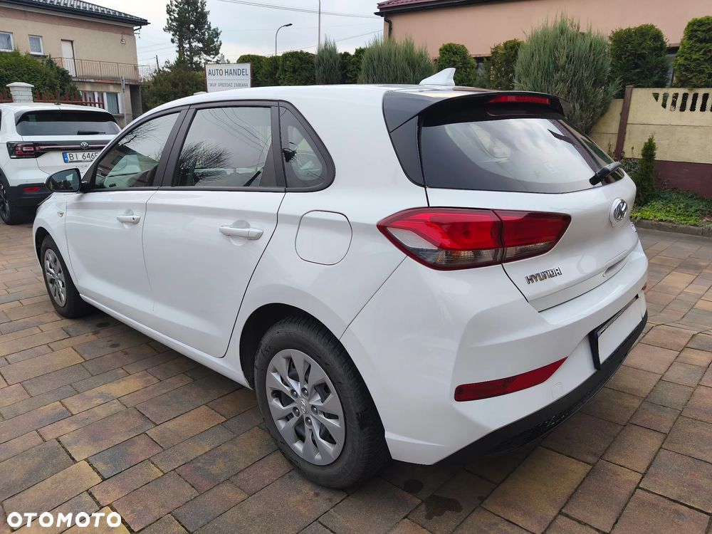 Hyundai i30 1.5 DPI Classic + - 8