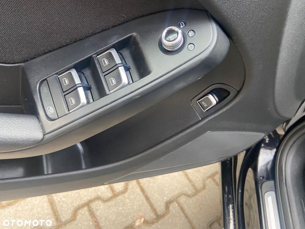 Audi A4 Avant 2.0 TDI DPF clean diesel multitronic Ambiente - 11