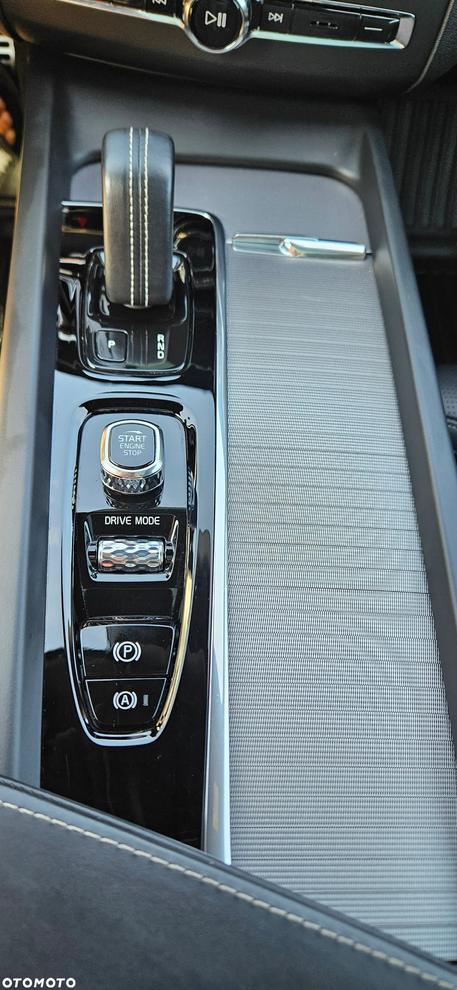 Volvo XC 60 B4 B R-Design - 26