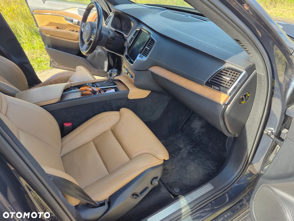 Volvo XC 90 - 16