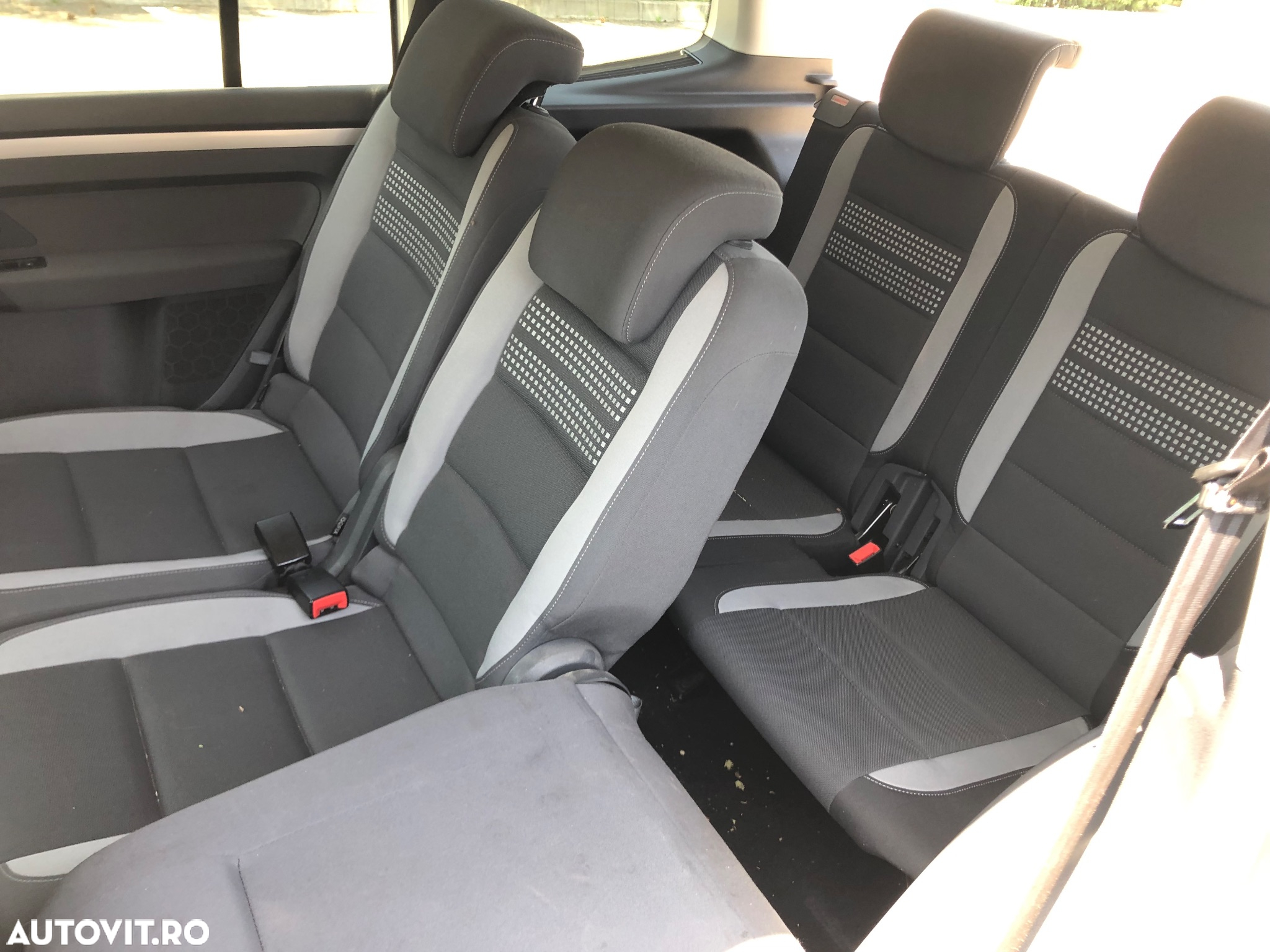 Volkswagen Touran 2.0 TDI DPF BlueMotion Technology Life - 9