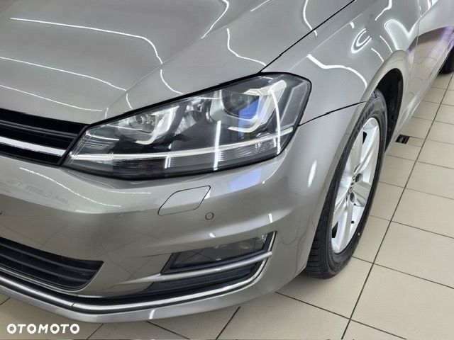 Volkswagen Golf - 6