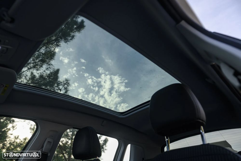 Peugeot 2008 1.2 PureTech Allure EAT6 - 27