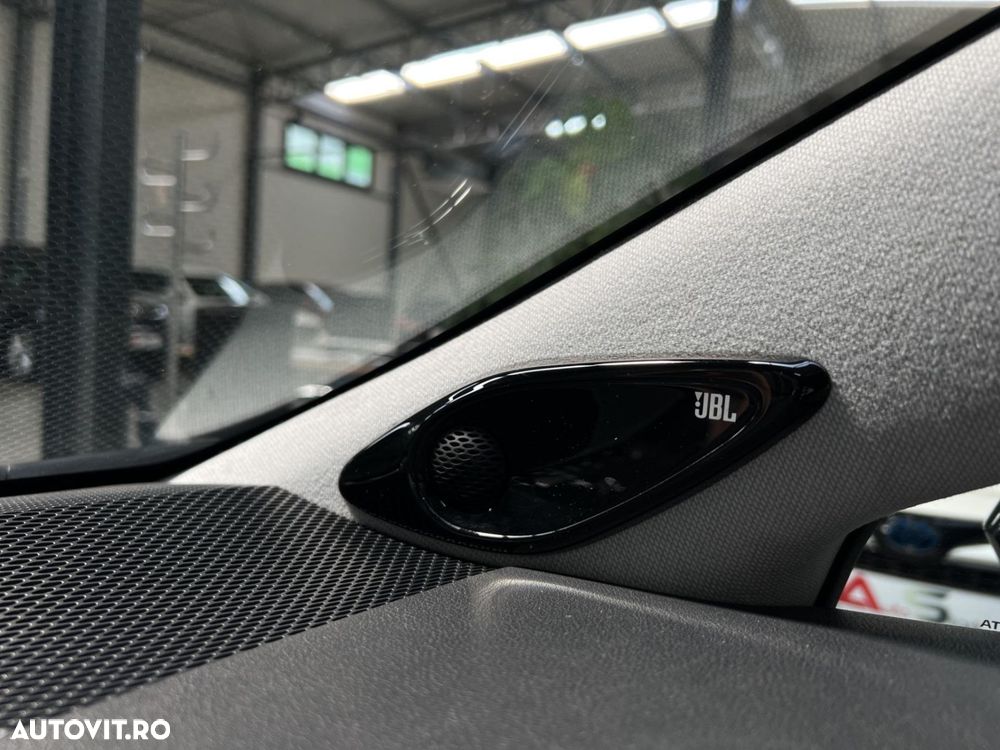 Toyota Corolla 2.0 Lounge - 25