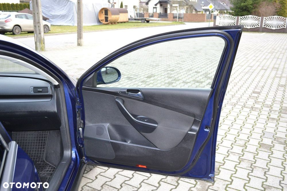 Volkswagen Passat - 37