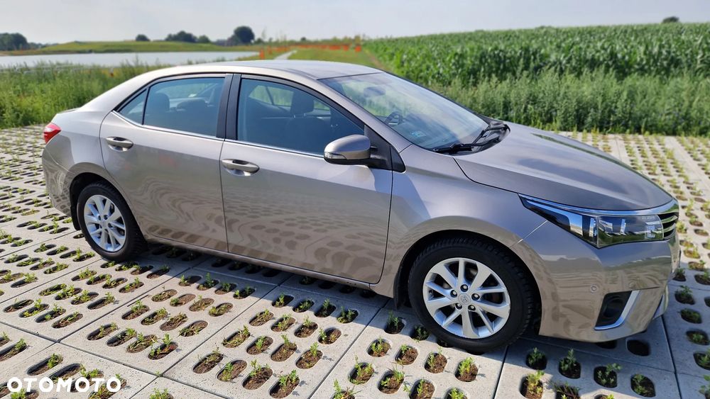 Toyota Corolla 1.6 Premium - 3