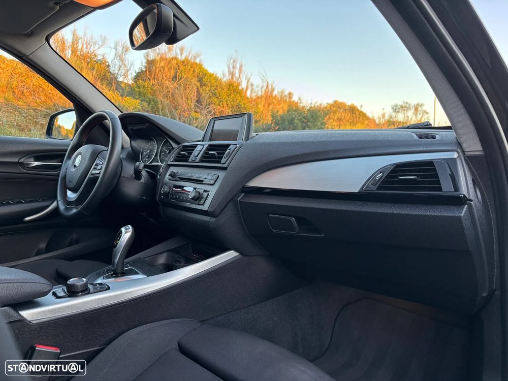 BMW 116 dA Line Sport - 23