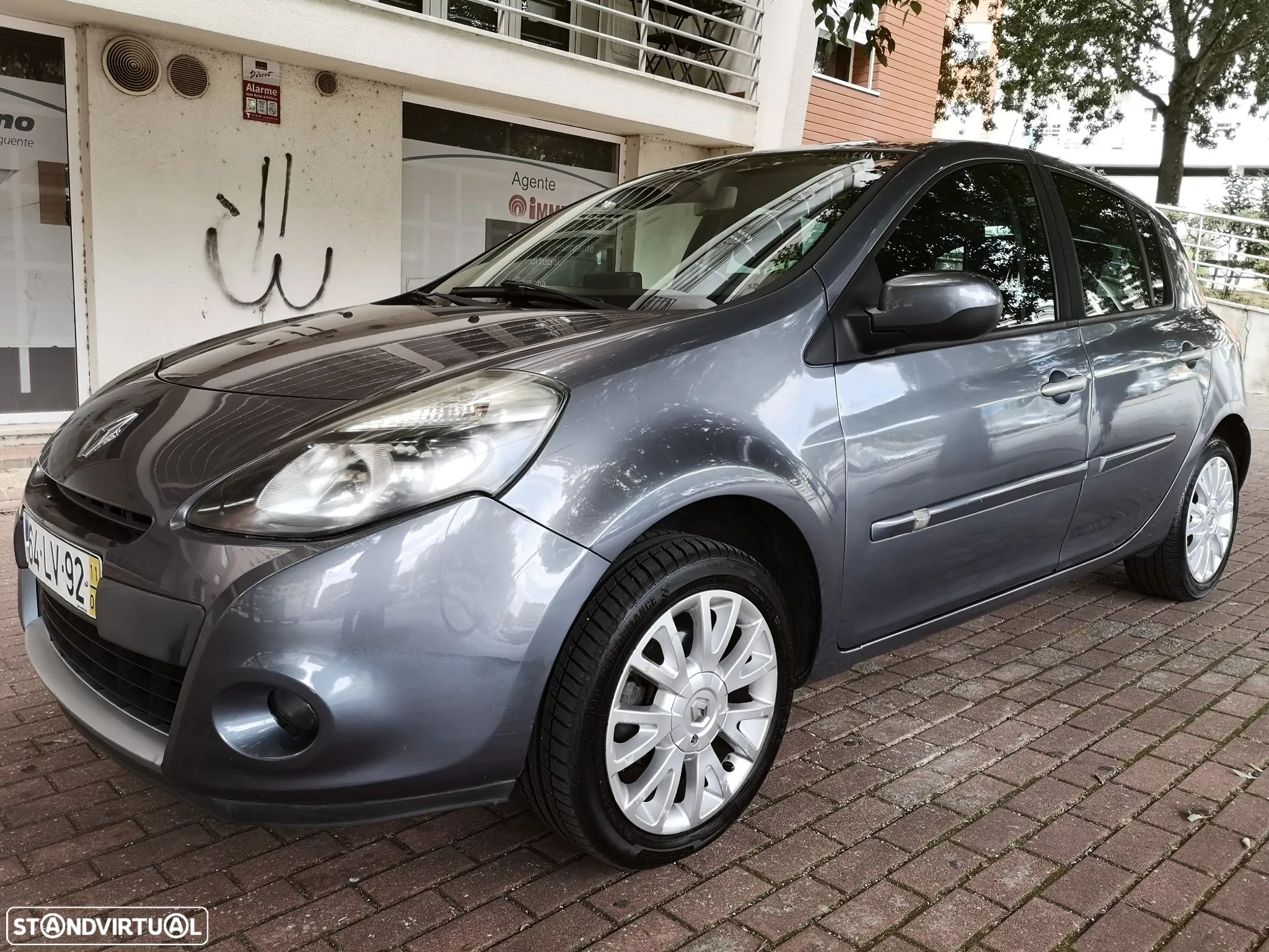 Renault Clio 1.2 16V Dynamique S - 1