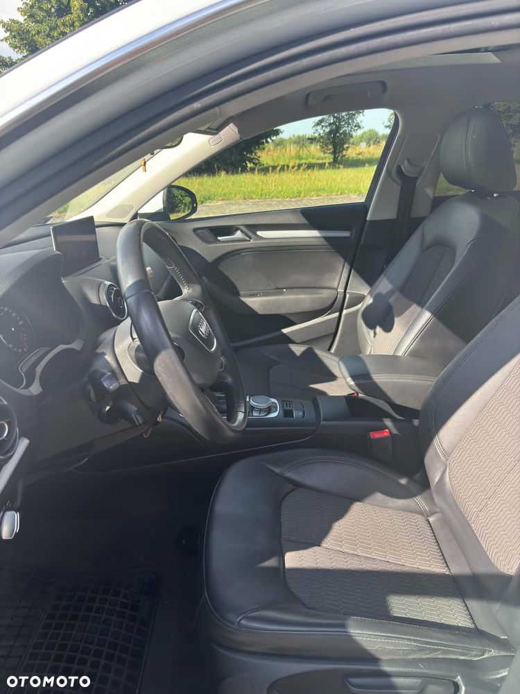 Audi A3 Sportback 2.0 TDI (clean diesel) Ambiente - 11