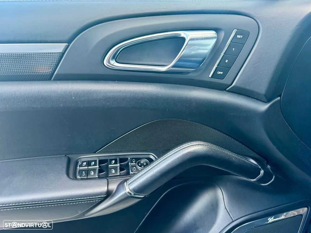 Porsche Cayenne Turbo - 25