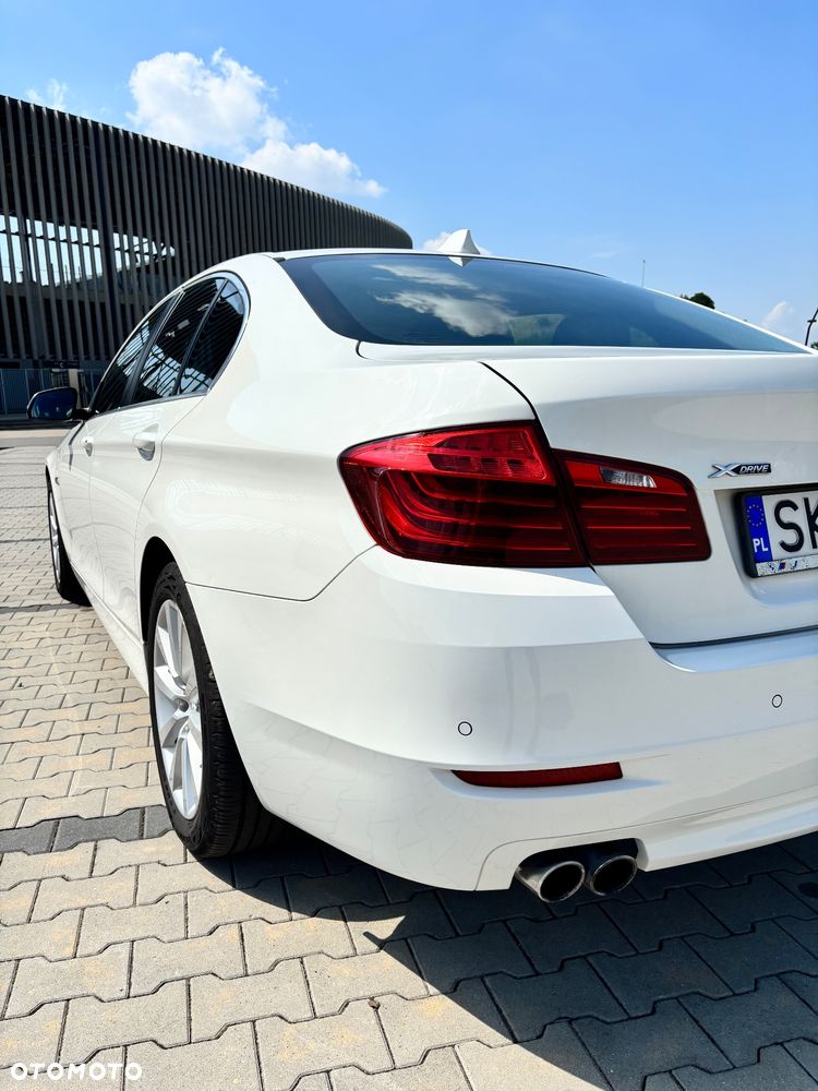 BMW Seria 5 520d xDrive - 16