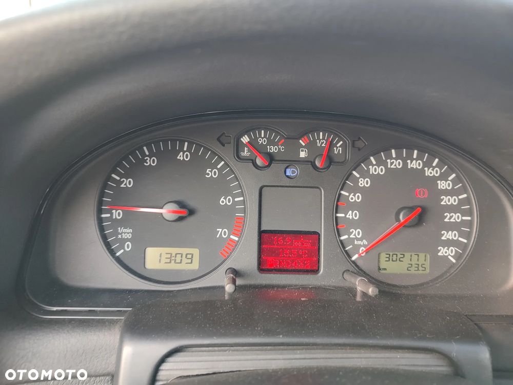 Volkswagen Passat - 4