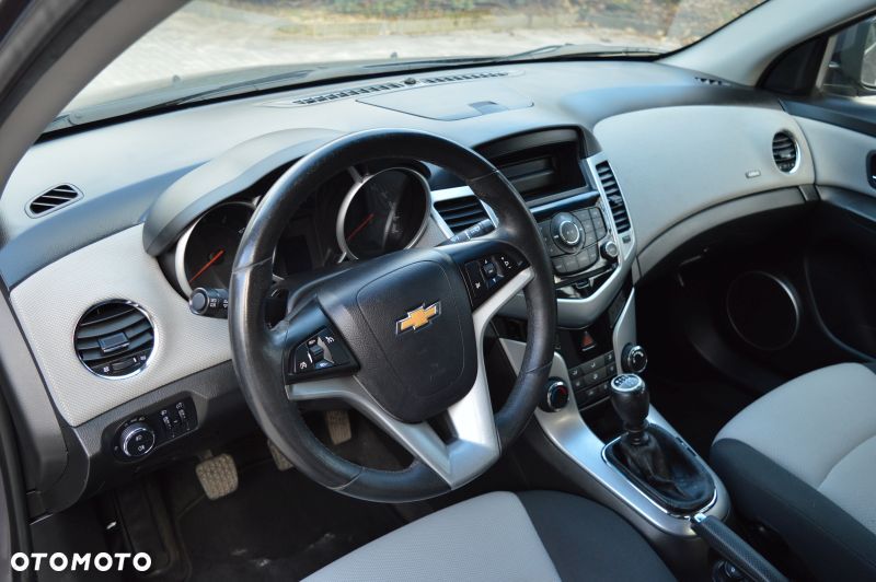 Chevrolet Cruze - 14