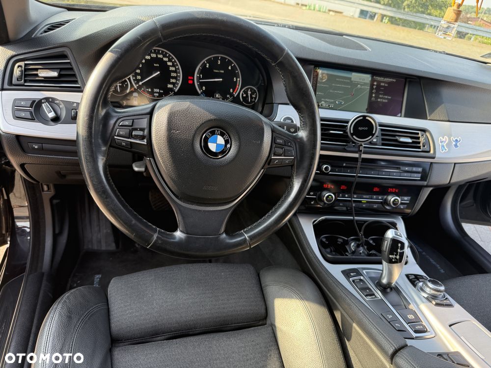 BMW Seria 5 530d xDrive - 10