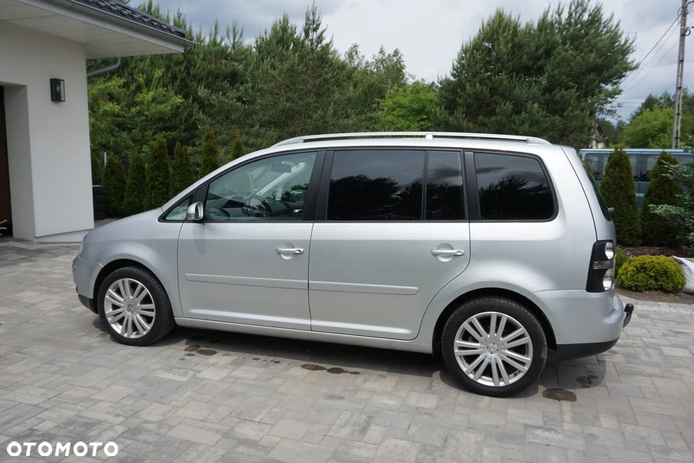 Volkswagen Touran 2.0 TDI Highline - 5