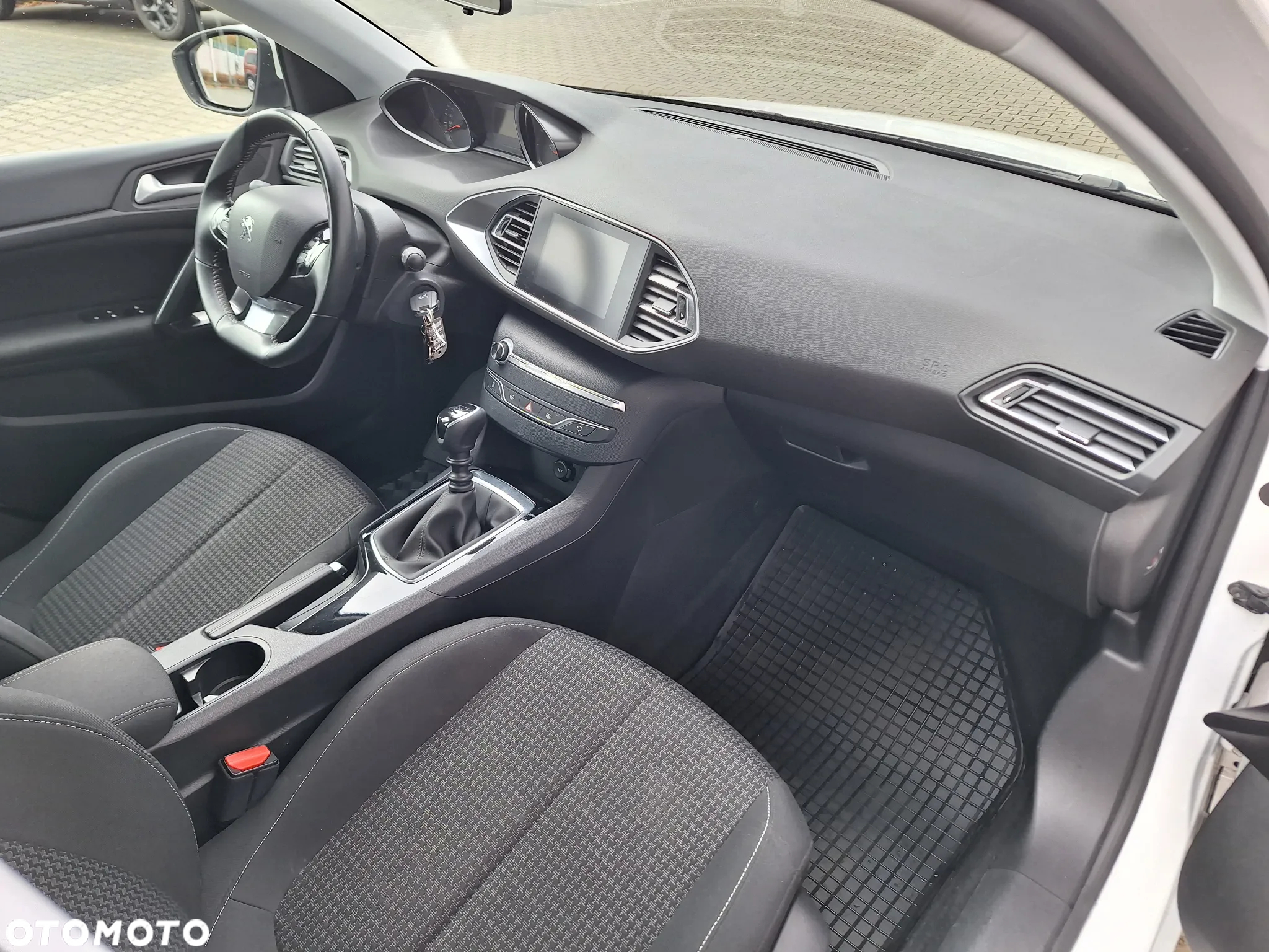 Peugeot 308 1.2 PureTech Business Line S&S - 9