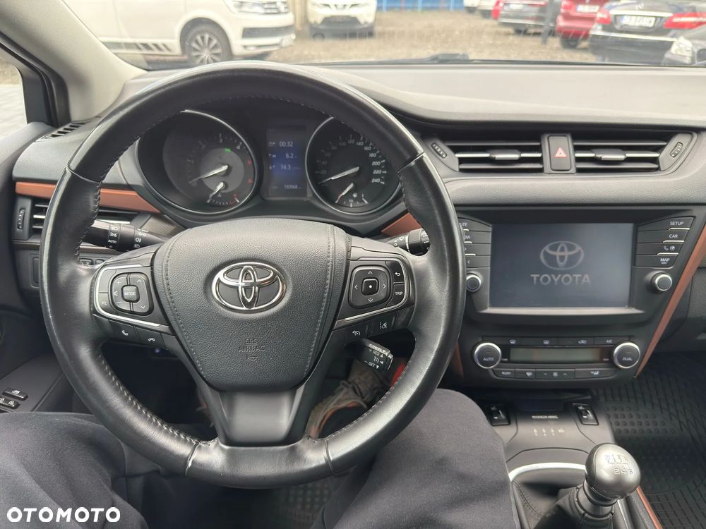 Toyota Avensis 2.0 D-4D Prestige - 26