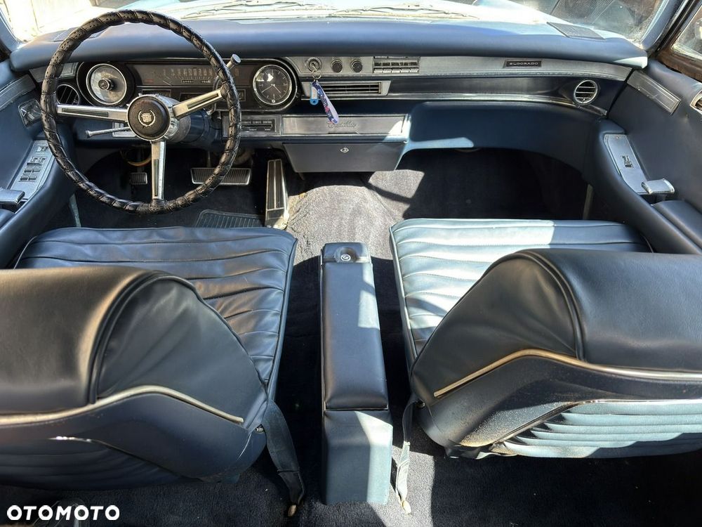 Cadillac Deville - 12