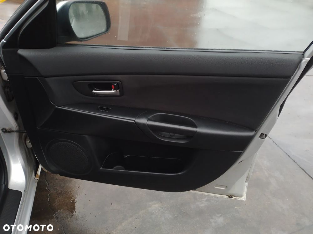 MAZDA 3 BK 1.6B 03-07 RADIO 22V - 32