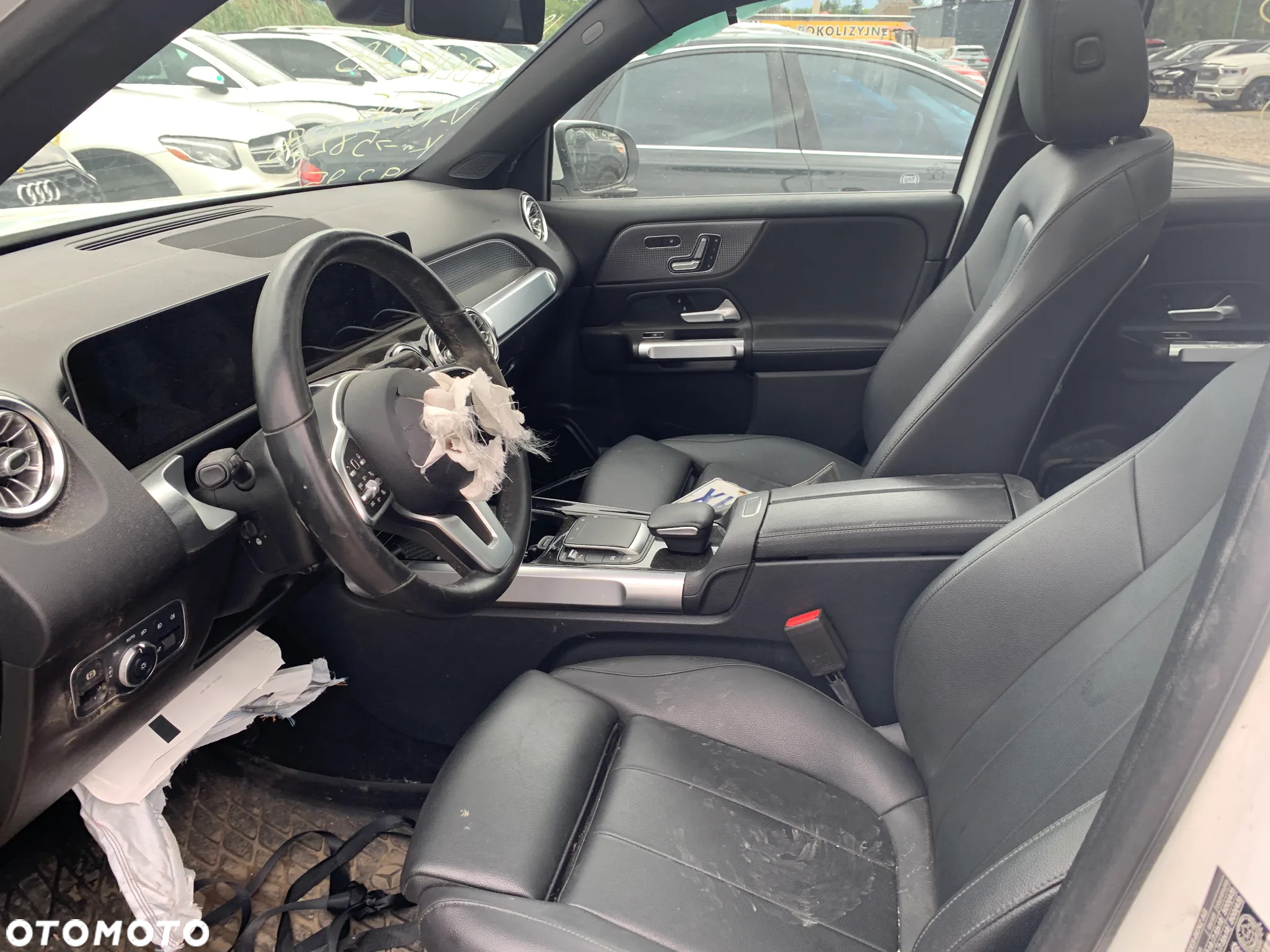 Mercedes-Benz GLB 250 4-Matic 8G-DCT - 14