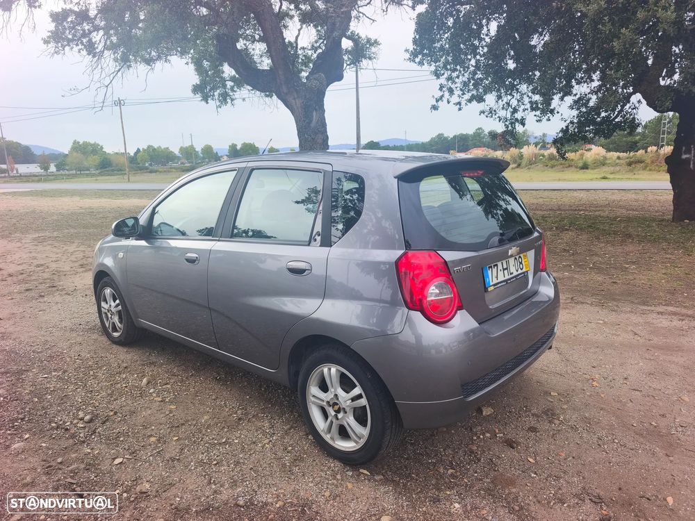Chevrolet Aveo - 5