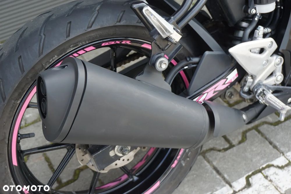 Suzuki GSX - 7