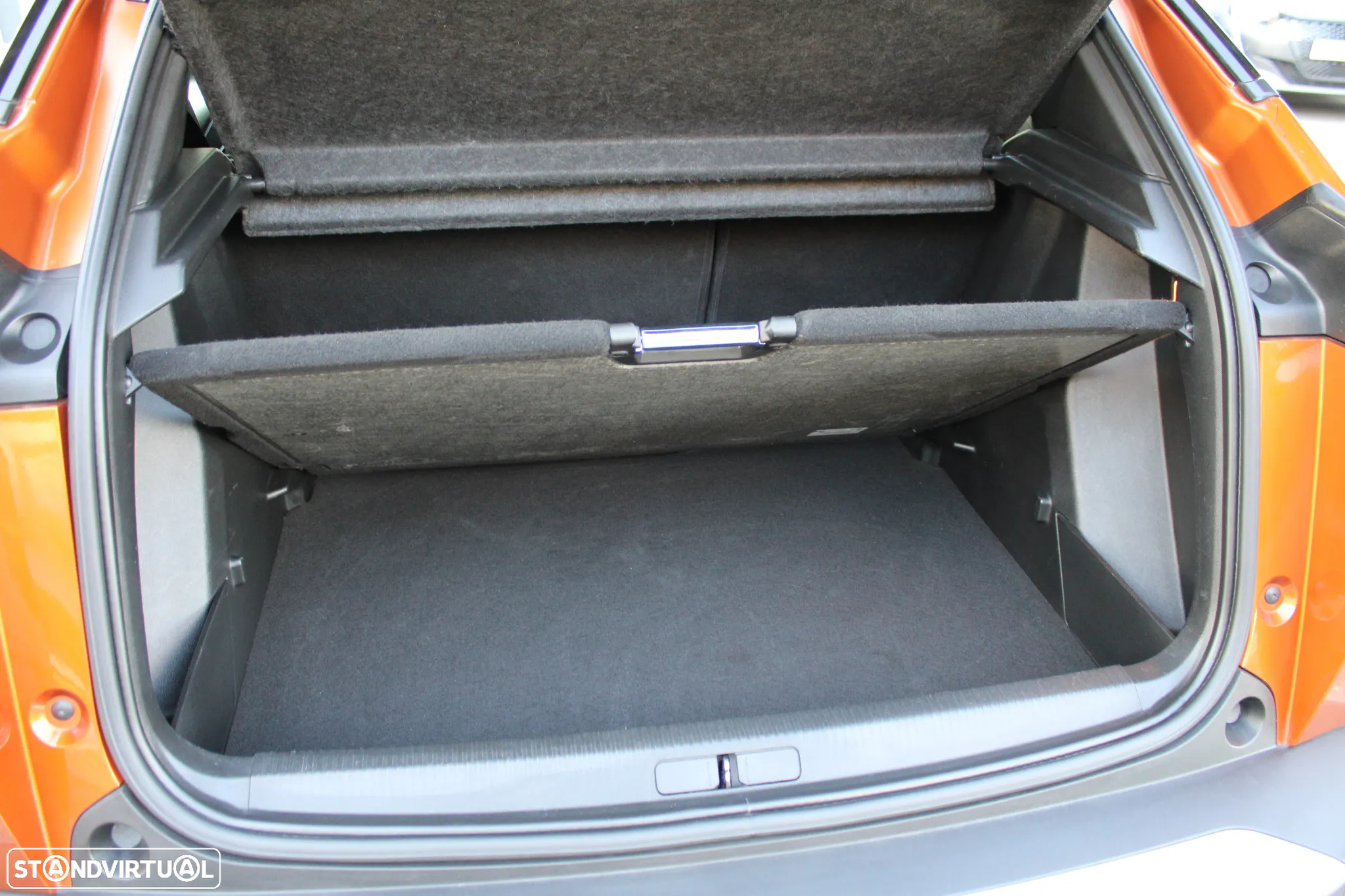 Peugeot 2008 1.2 PureTech Allure Pack - 52